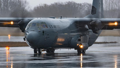 04-3142 - USA - Air Force Lockheed C-130J Hercules