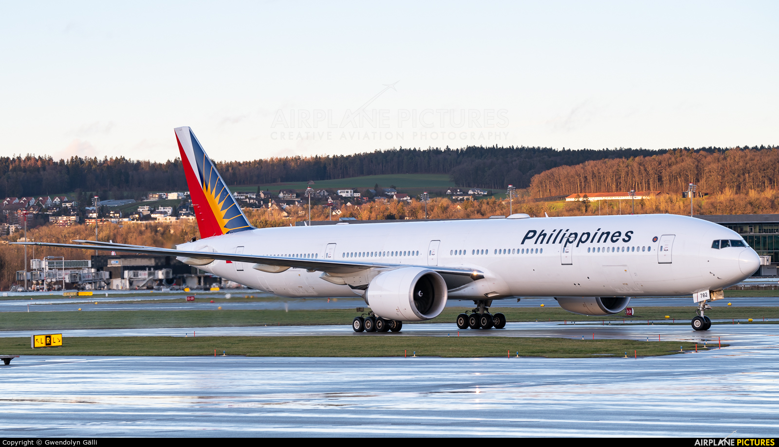 Philippines Airlines RP-C7782 aircraft at Zurich