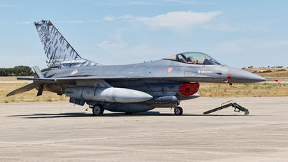 15106 - Portugal - Air Force General Dynamics F-16A Fighting Falcon