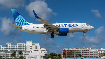 N24706 - United Airlines Boeing 737-700