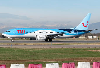 G-TUML - TUI Airways Boeing 737-8 MAX