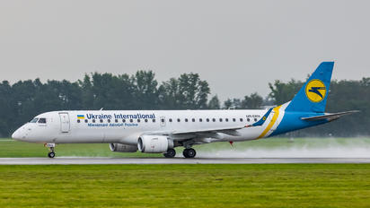 UR-EMA - Ukraine International Airlines Embraer ERJ-190 (190-100)
