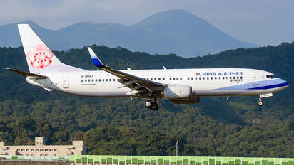 B-18667 - China Airlines Boeing 737-800