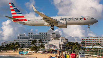 N933NN - American Airlines Boeing 737-800