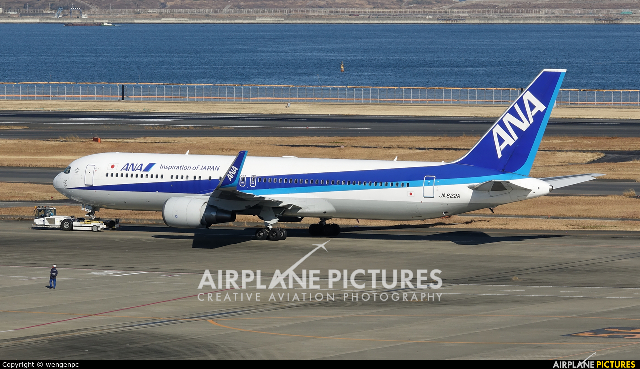 JA622A - ANA - All Nippon Airways Boeing 767-300ER at Tokyo