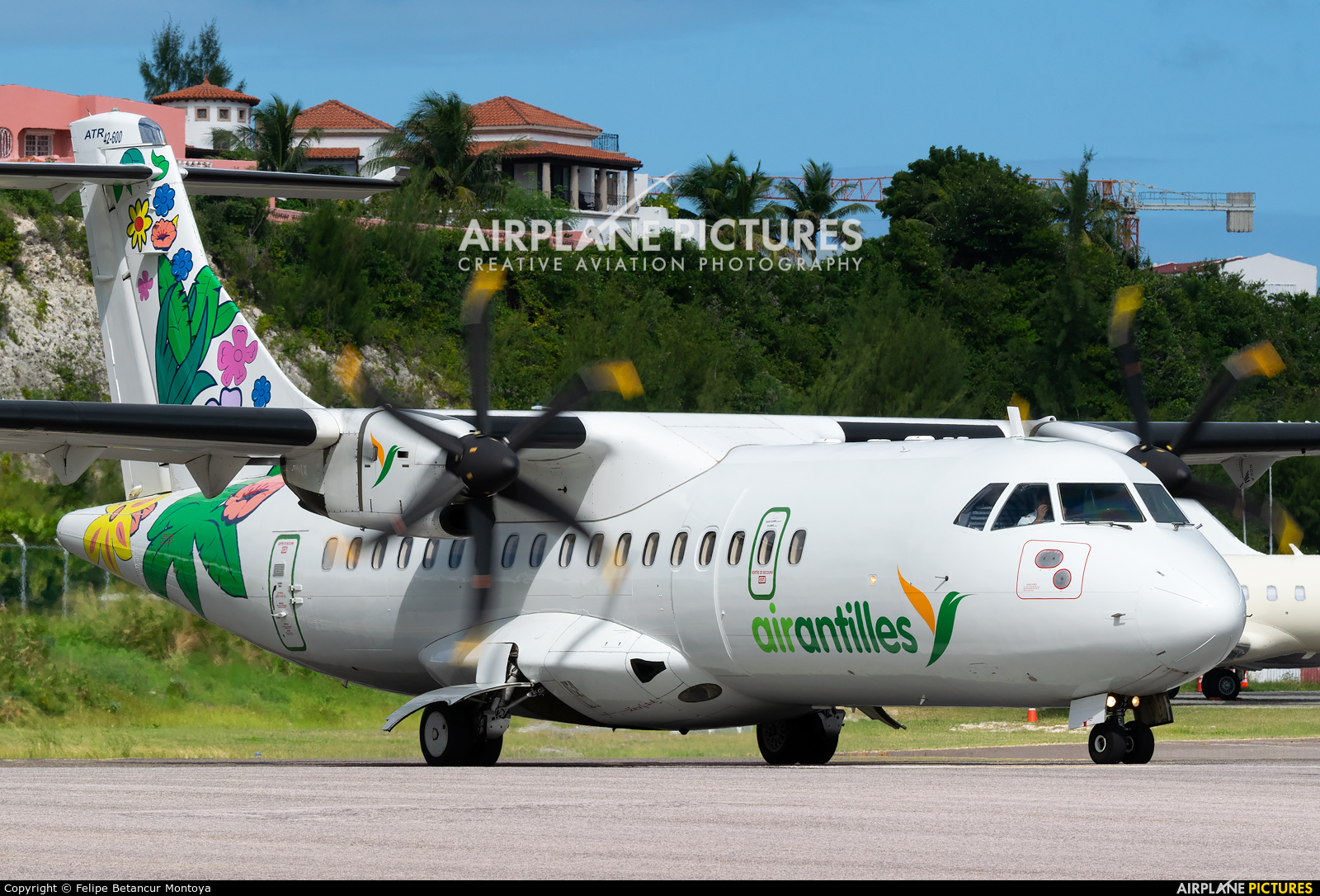 Air Antilles Express F-OIXO aircraft at Sint Maarten - Princess Juliana Intl