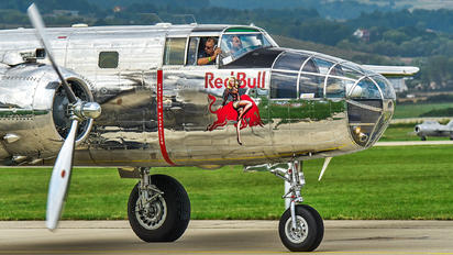 N6123C - The Flying Bulls North American B-25J Mitchell