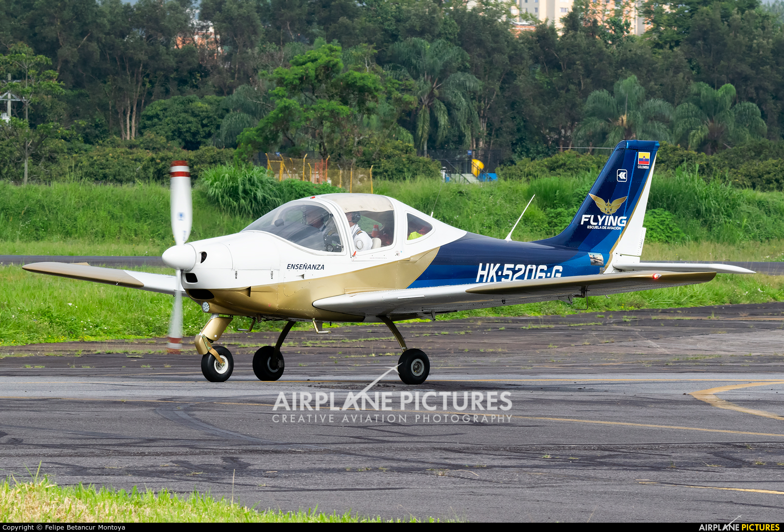 Flying Center HK-5206-G aircraft at Medellin - Olaya Herrera