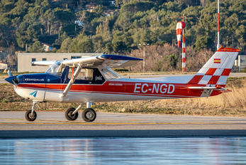EC-NGD - EAS Barcelona Cessna 150