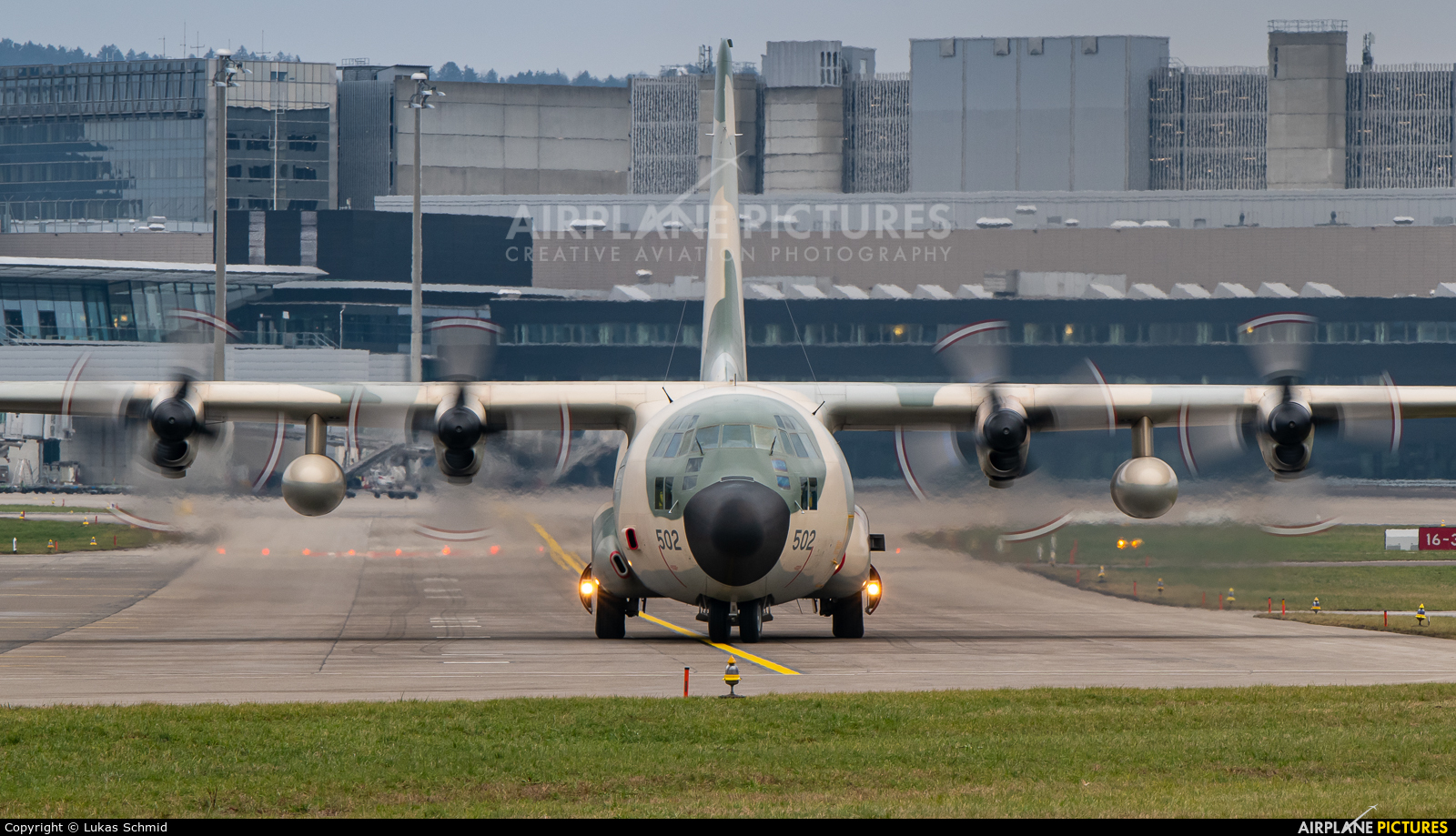 Oman - Air Force 502 aircraft at Zurich