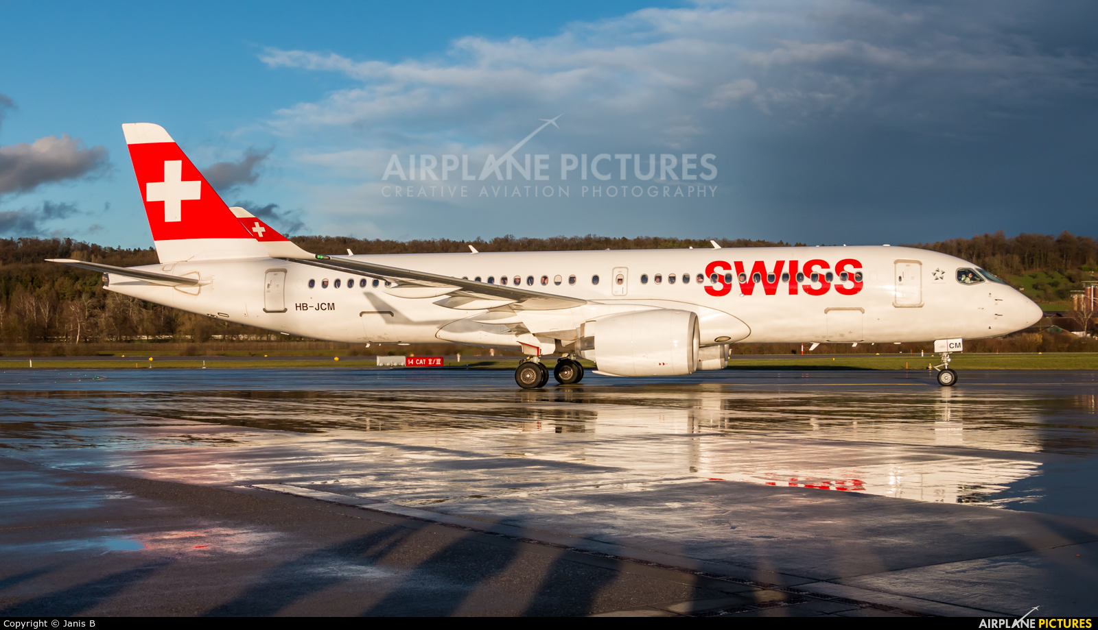 Swiss HB-JCM aircraft at Zurich