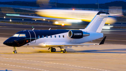 2-SWIS - Private Bombardier CL-600-2B16 Challenger 604