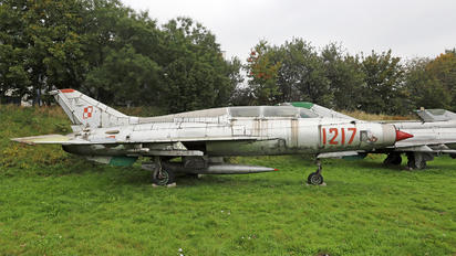 1217 - Poland - Air Force Mikoyan-Gurevich MiG-21U