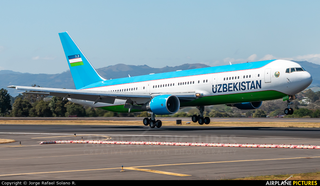 Uzbekistan Airways UK-67000 aircraft at San Jose - Juan Santamaría Intl
