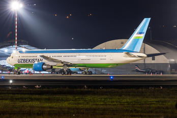 UK67000 - Uzbekistan Airways Boeing 767-300ER
