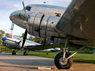 NC39165 - Aviodrome Douglas DC-2
