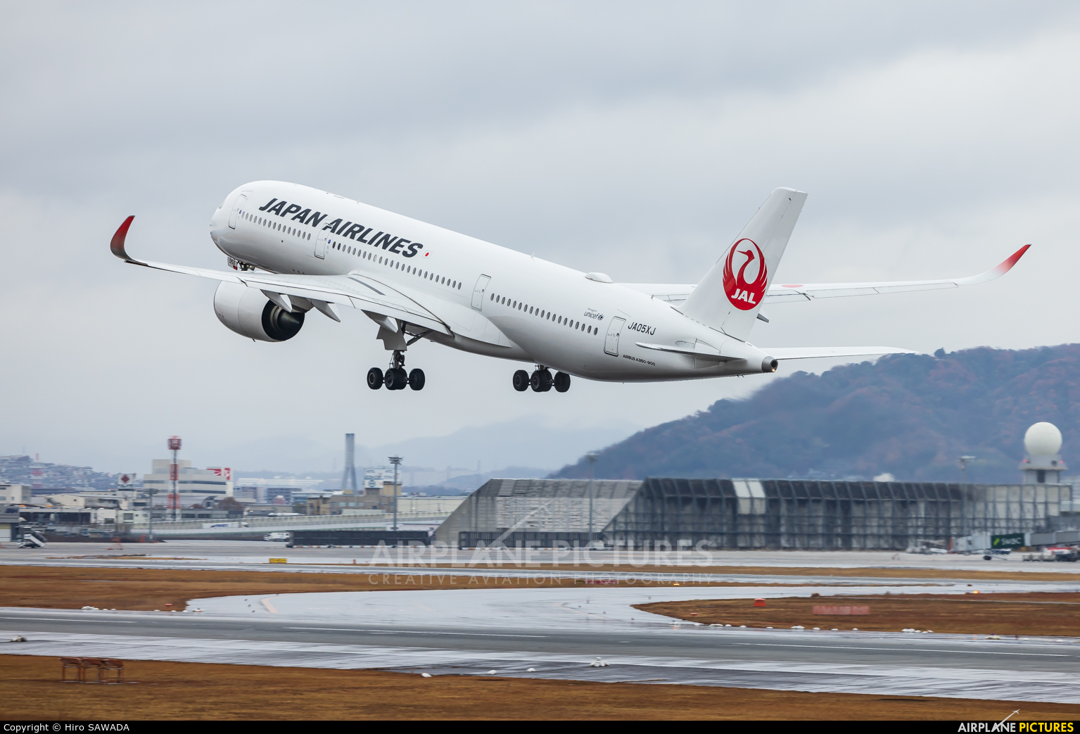 JAL - Japan Airlines JA05XJ aircraft at Osaka - Itami Intl