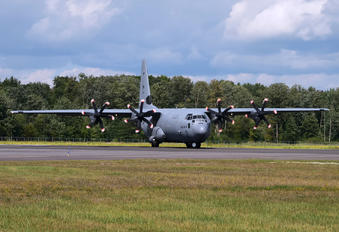 130604 - Canada - Air Force Lockheed CC-130J Hercules