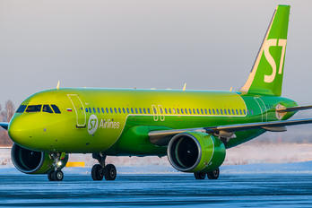 VQ-BTO - S7 Airlines Airbus A320 NEO