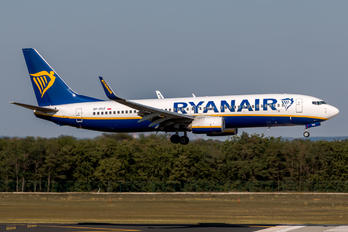 SP-RSZ - Ryanair Sun Boeing 737-8AS