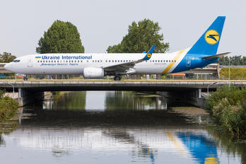 UR-PSJ - Ukraine International Airlines Boeing 737-900ER