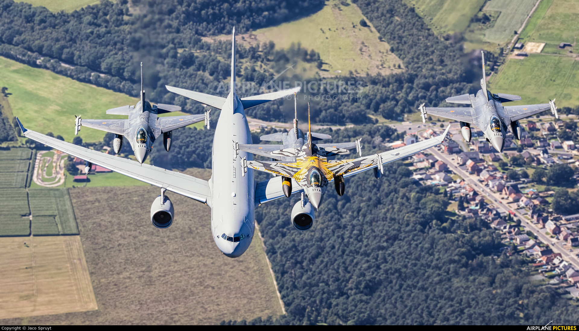 Belgium - Air Force FA-136 aircraft at In Flight - Belgium