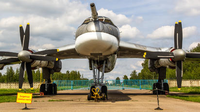 31 - Tupolev Design Bureau Tupolev Tu-95MS