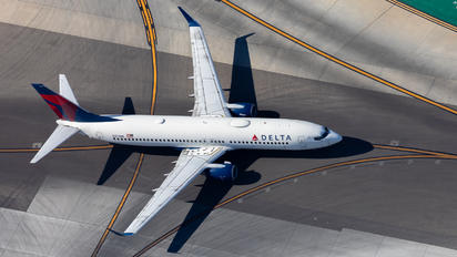 N3738B - Delta Air Lines Boeing 737-800