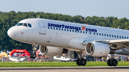 LY-PNG - SmartWings Airbus A320