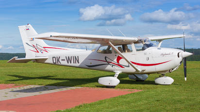 OK-WIN - Aeroklub Luhačovice Cessna 172 Skyhawk (all models except RG)