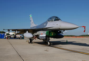 90-0700 - USA - Air Force General Dynamics F-16CG Night Falcon