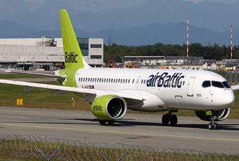 YL-ABO - Air Baltic Airbus A220-300
