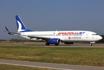 TC-JFU - Turkish Airlines Boeing 737-800