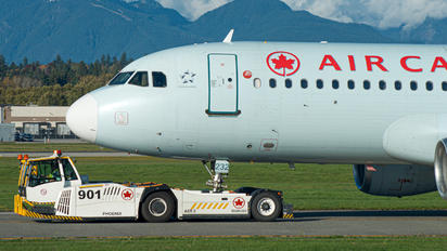 C-FMSX - Air Canada Jetz Airbus A320