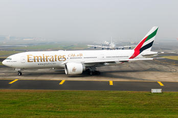 A6-EWG - Emirates Airlines Boeing 777-200LR