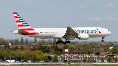 N786AN - American Airlines Boeing 777-200ER