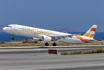 OY-VKC - Sunclass Airlines Airbus A321
