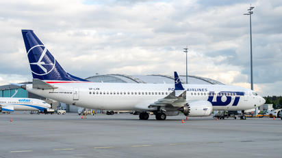 SP-LVM - LOT - Polish Airlines Boeing 737-8 MAX