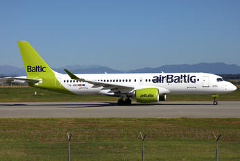 YL-ABO - Air Baltic Airbus A220-300