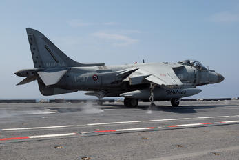 MM7213 - Italy - Navy McDonnell Douglas AV-8B Harrier II