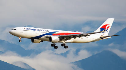 9M-MTW - Malaysia Airlines Airbus A330-200