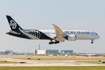 ZK-NZQ - Air New Zealand Boeing 787-9 Dreamliner