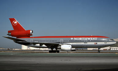 N152US - Northwest Airlines McDonnell Douglas DC-10-40 