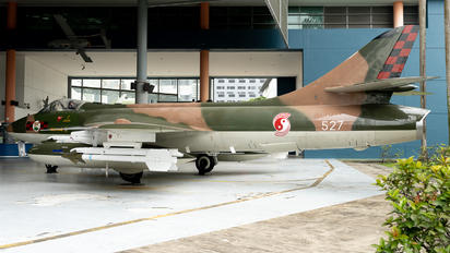 527 - Singapore - Air Force Hawker Hunter FR.74S