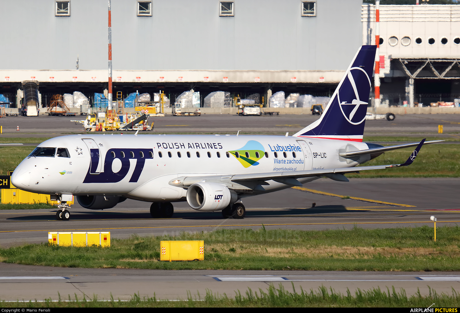 LOT - Polish Airlines SP-LIC aircraft at Milan - Malpensa