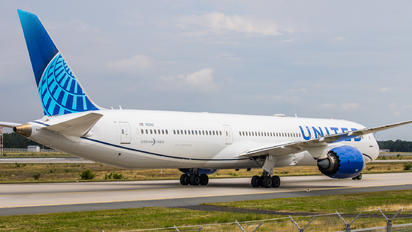 N12012 - United Airlines Boeing 787-10 Dreamliner