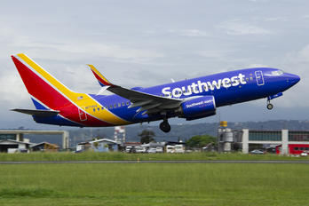 N7745A - Southwest Airlines Boeing 737-700