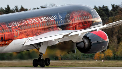 JY-BAH - Royal Jordanian Boeing 787-8 Dreamliner