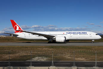 TC-LLN - Turkish Airlines Boeing 787-9 Dreamliner