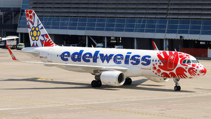 HB-JLT - Edelweiss Airbus A320